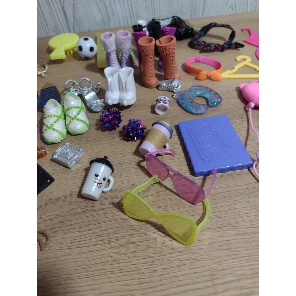 Rainbow High Shoes Accessories Hangers Combs LOT